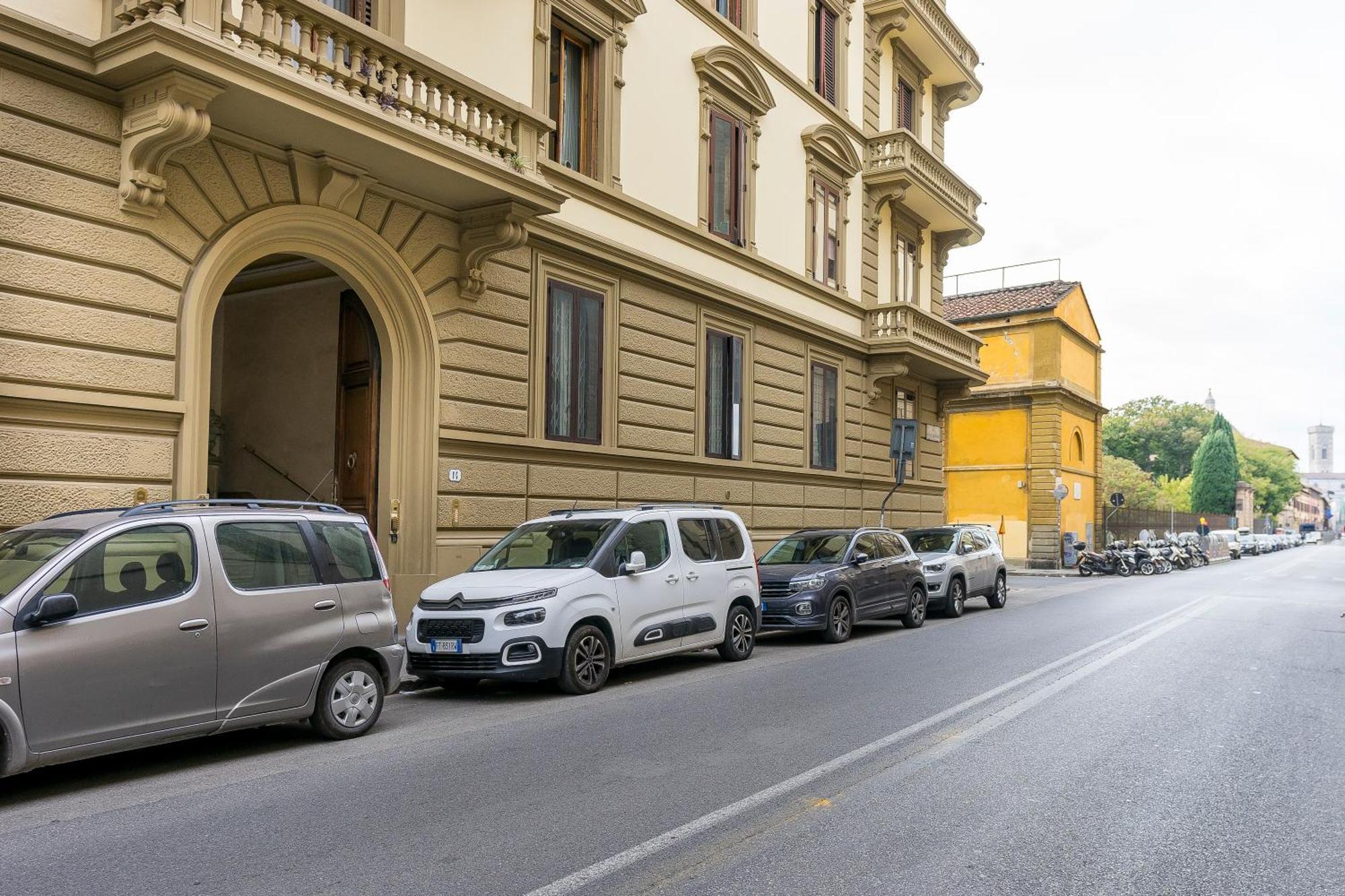 San Marco Black Appartamento Luxury Con Terrazzo E Parcheggio Su Richiesta フィレンツェ エクステリア 写真